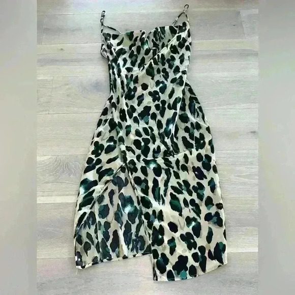 Satin leopard print cowl midi dress | PLT pretty little thing sz 8 - Picture 4 of 9